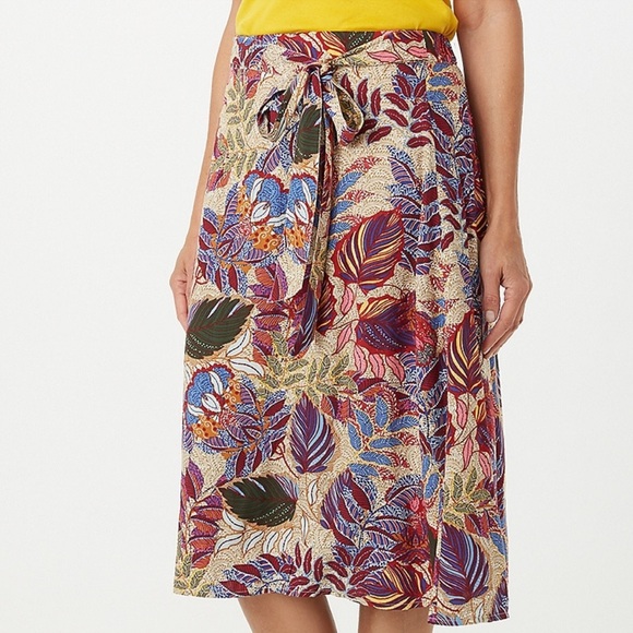 Westport Dresses & Skirts - NWT Westport feather printed tied front midi skirt